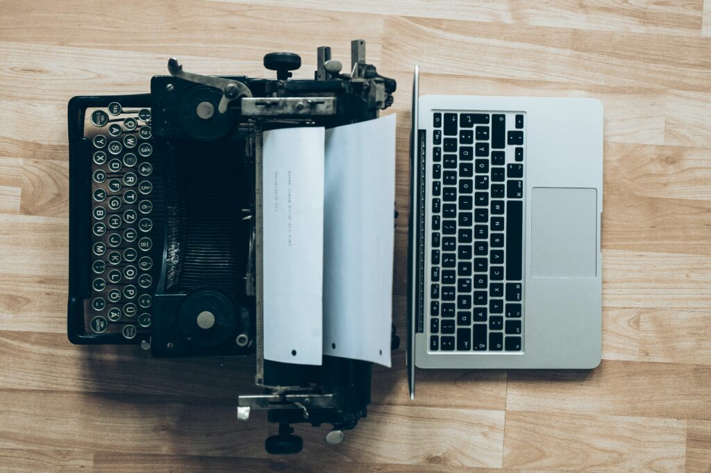 machine_a_ecrire_vs_ordinateur