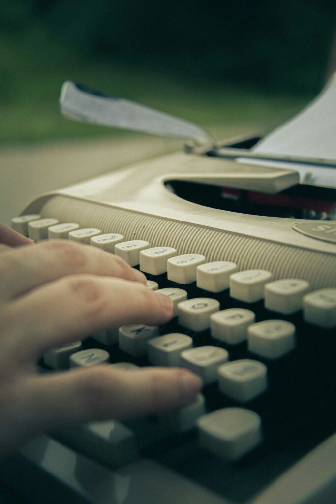 main_clavier_machine